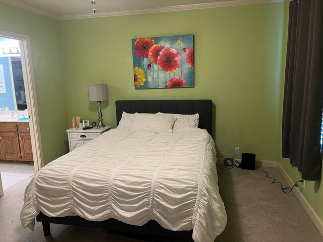 Building Photo - Charming Condo for Rent in River Plantatio...