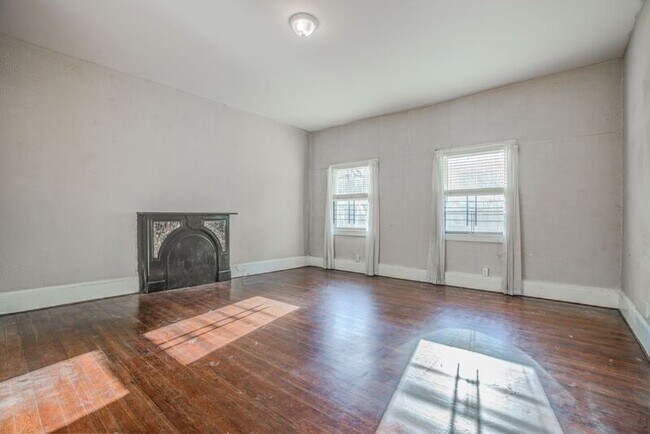 Building Photo - 119 S Wolfe St