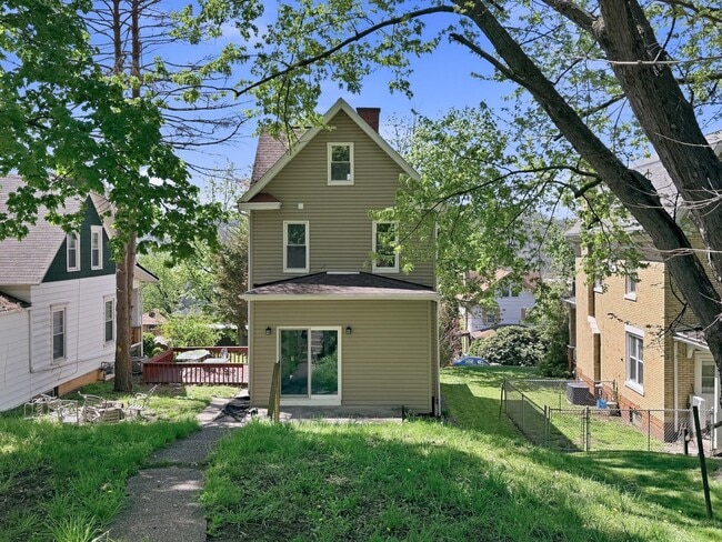 Building Photo - 332 Elm Rd