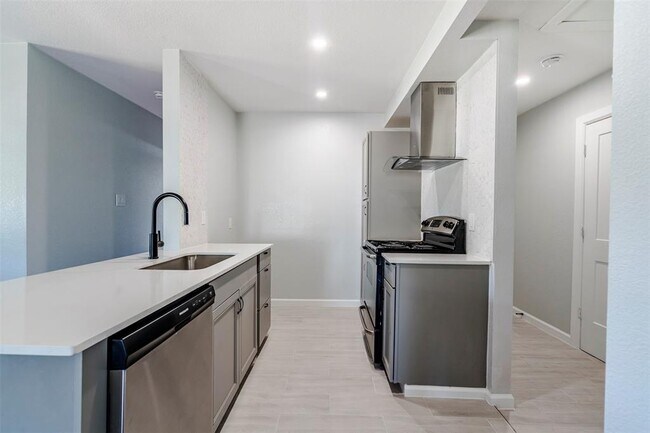 Building Photo - 1819 Pecan St