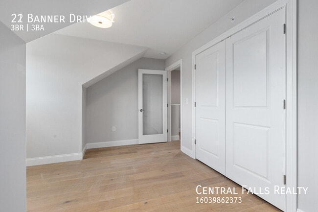 Building Photo - 21 Banner Dr