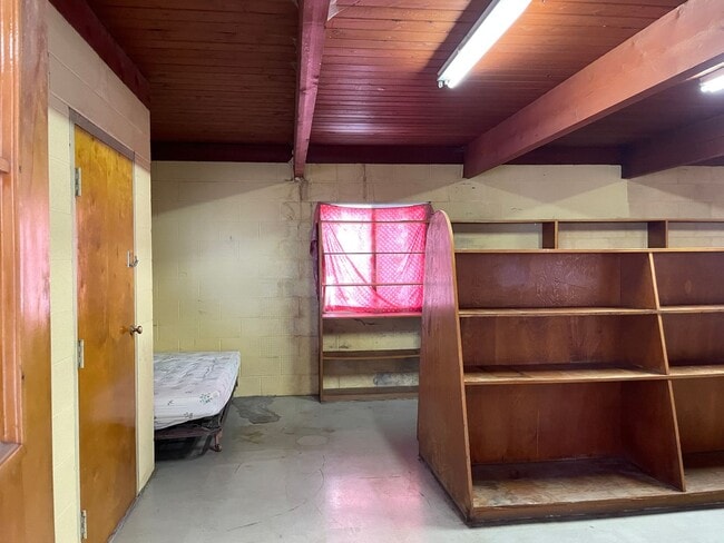 Building Photo - Business Space or Private Residence or Both! Or More?