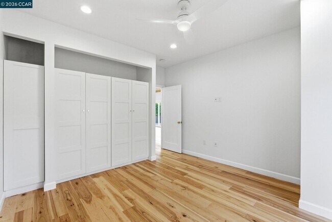 Building Photo - 3196 Rohrer Dr