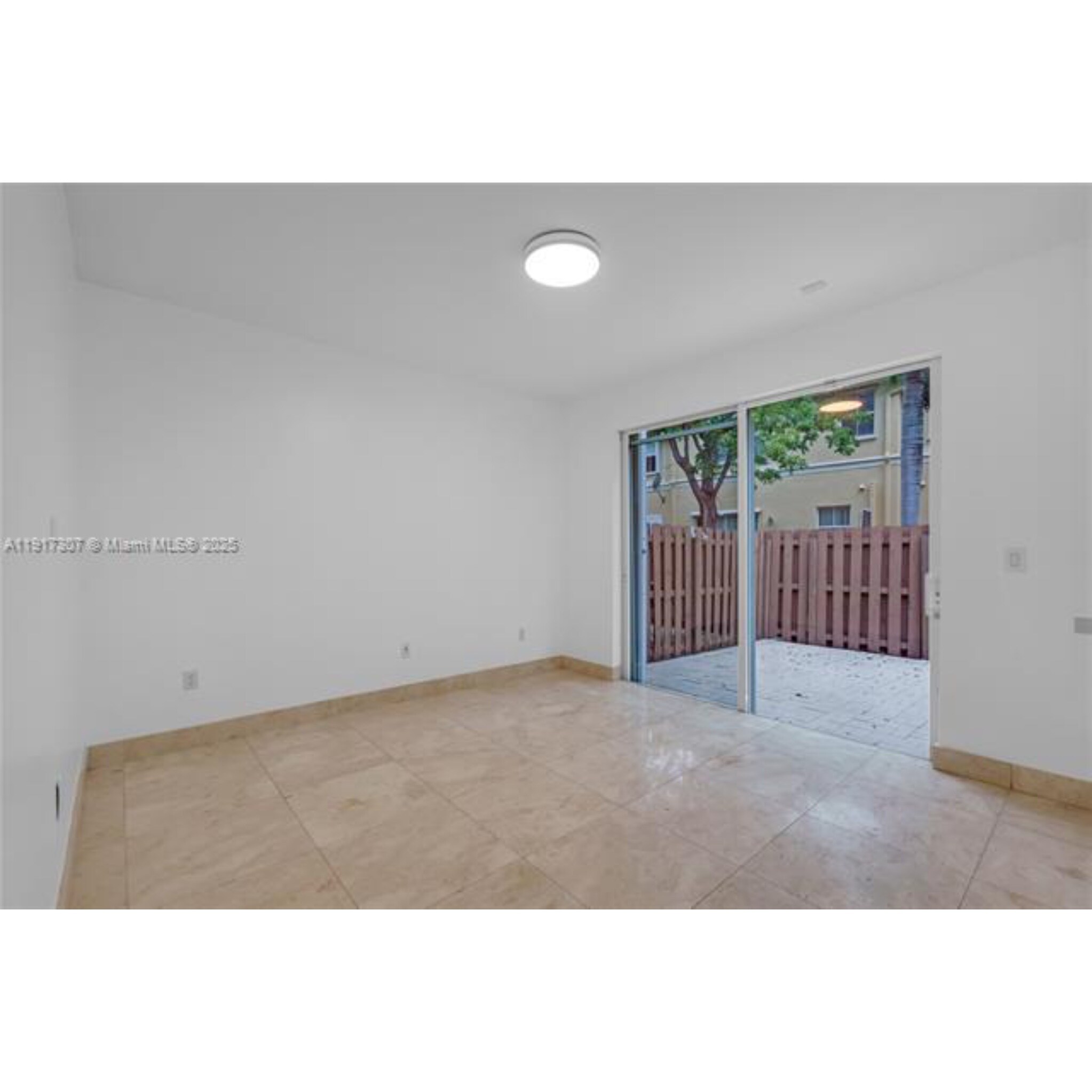 Building Photo - 8643 NW 112th Pl