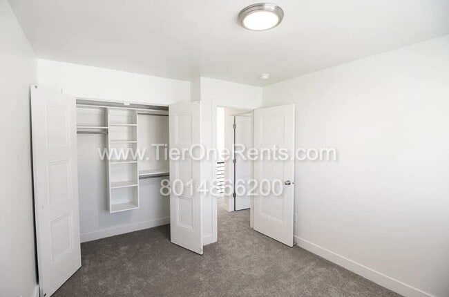 Building Photo - NO DEPOSIT option available for qualified ...