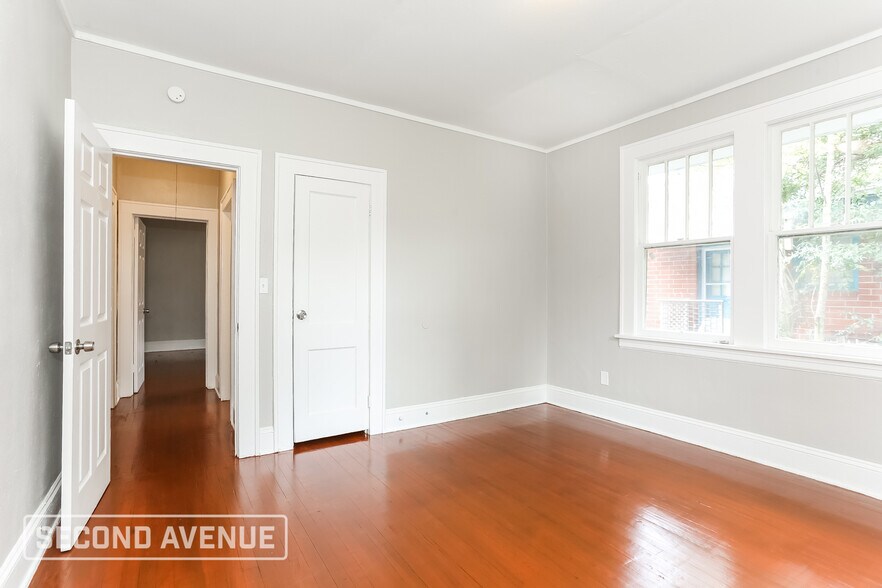 Building Photo - 6580 Sunset Dr