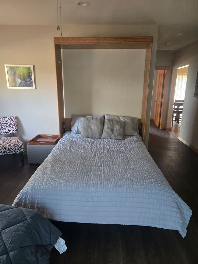 Building Photo - 1207 Shahan Prairie Rd