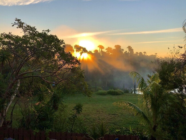 Building Photo - 5748 SE Riverboat Dr