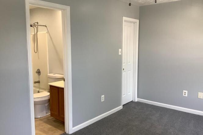 Building Photo - 659 Realm Ct W