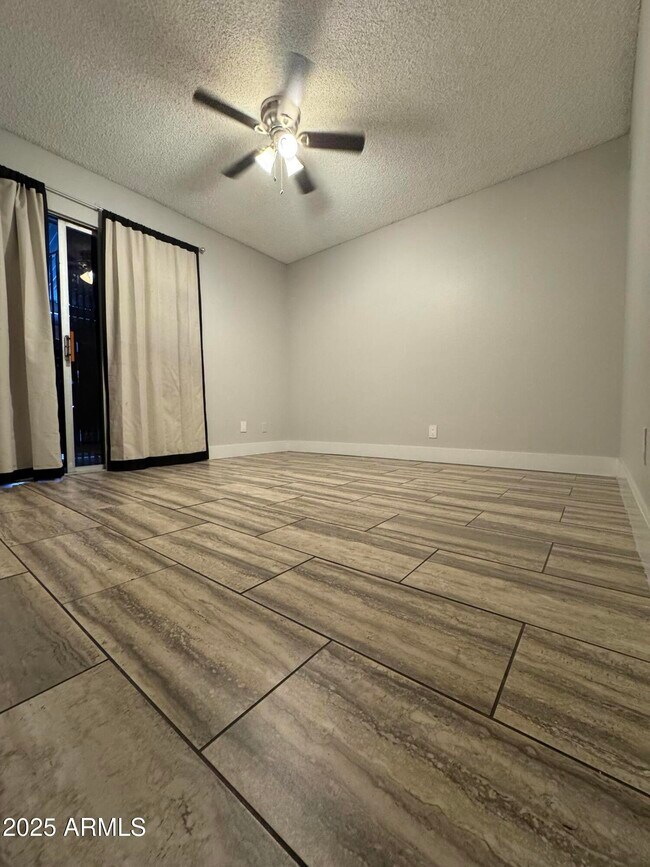 Building Photo - 6814 N 35th Ave