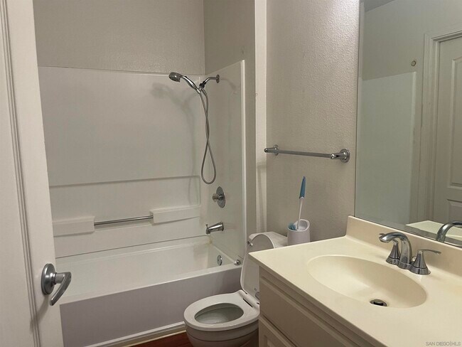 Building Photo - 12047 Alta Carmel Ct