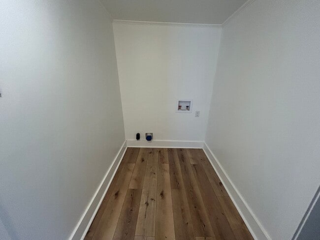 Building Photo - 416 N Wilson Ave