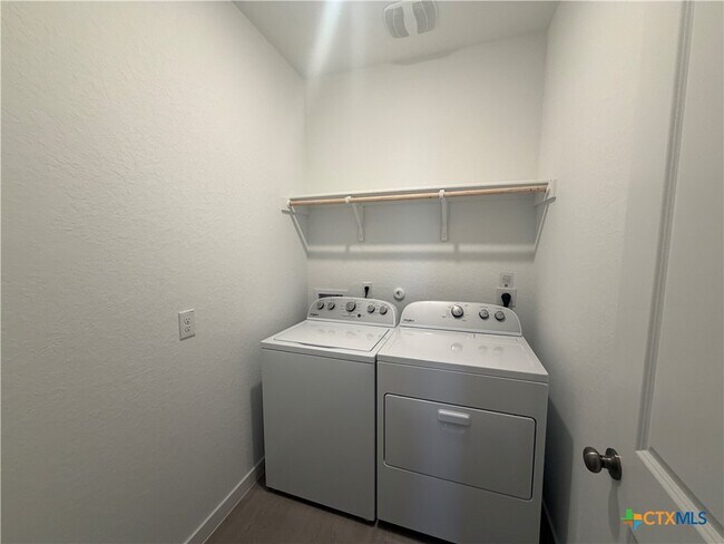 Building Photo - 8908 San Carlos