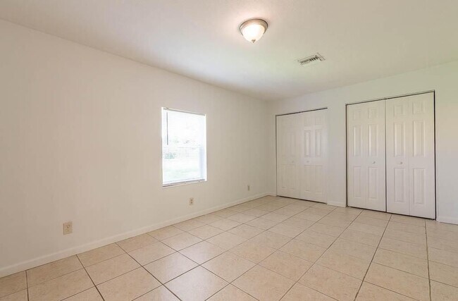 Building Photo - 314 E Gateway Blvd