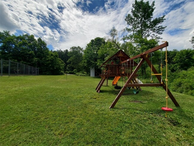 Building Photo - 51 Lake Celeste Dr