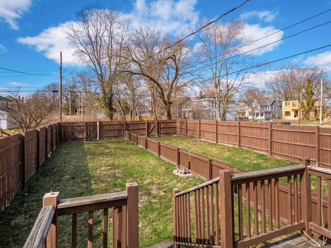 Building Photo - 561 Kimball Pl