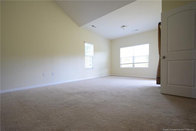 Building Photo - 2541 Spinnaker Dr