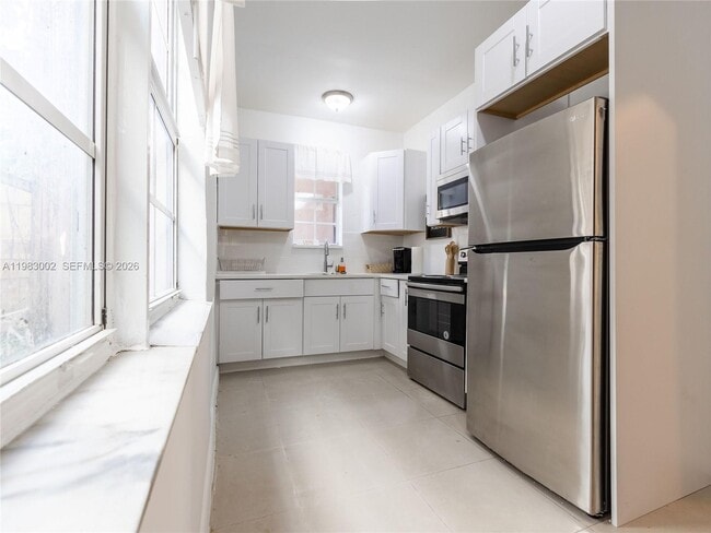 Building Photo - 143 NE 43rd St