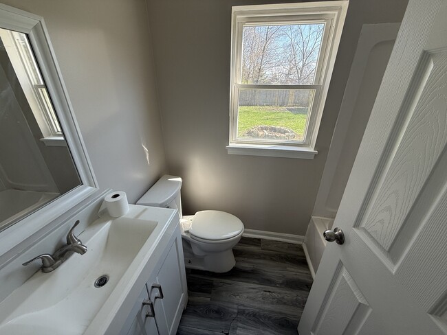 Building Photo - 1504 S Ottawa St