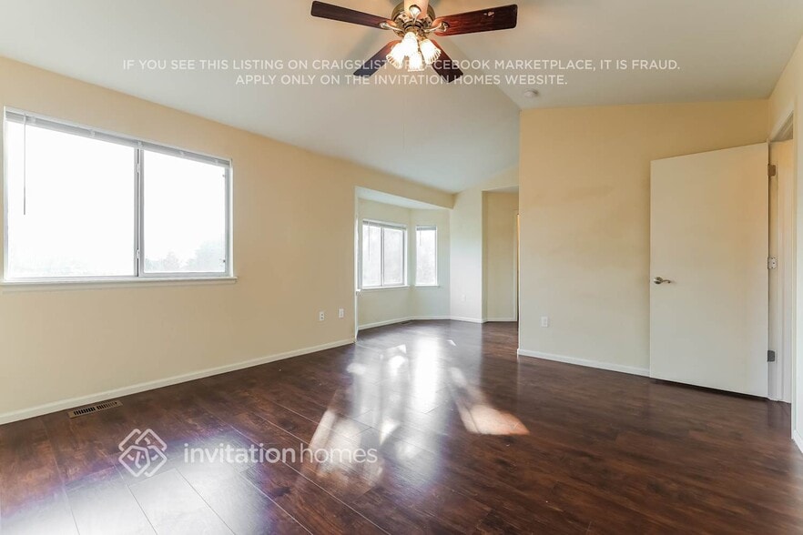 Building Photo - 4992 N Silverlace Dr