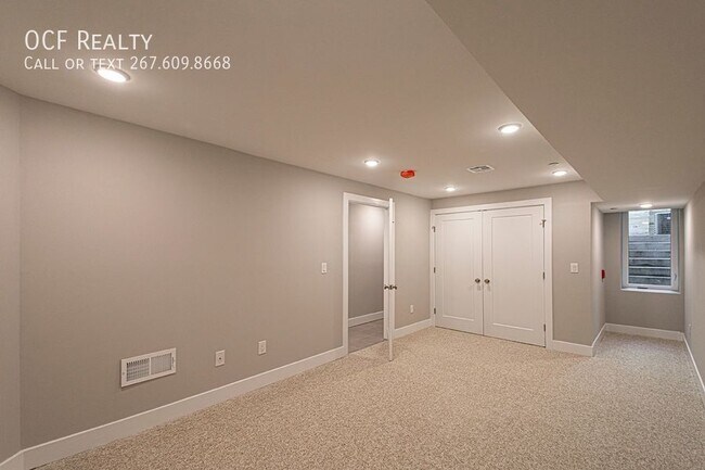 Building Photo - 713 S 51st St