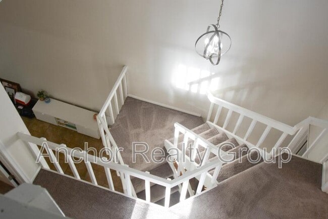 Building Photo - 331 Sunflower Ct