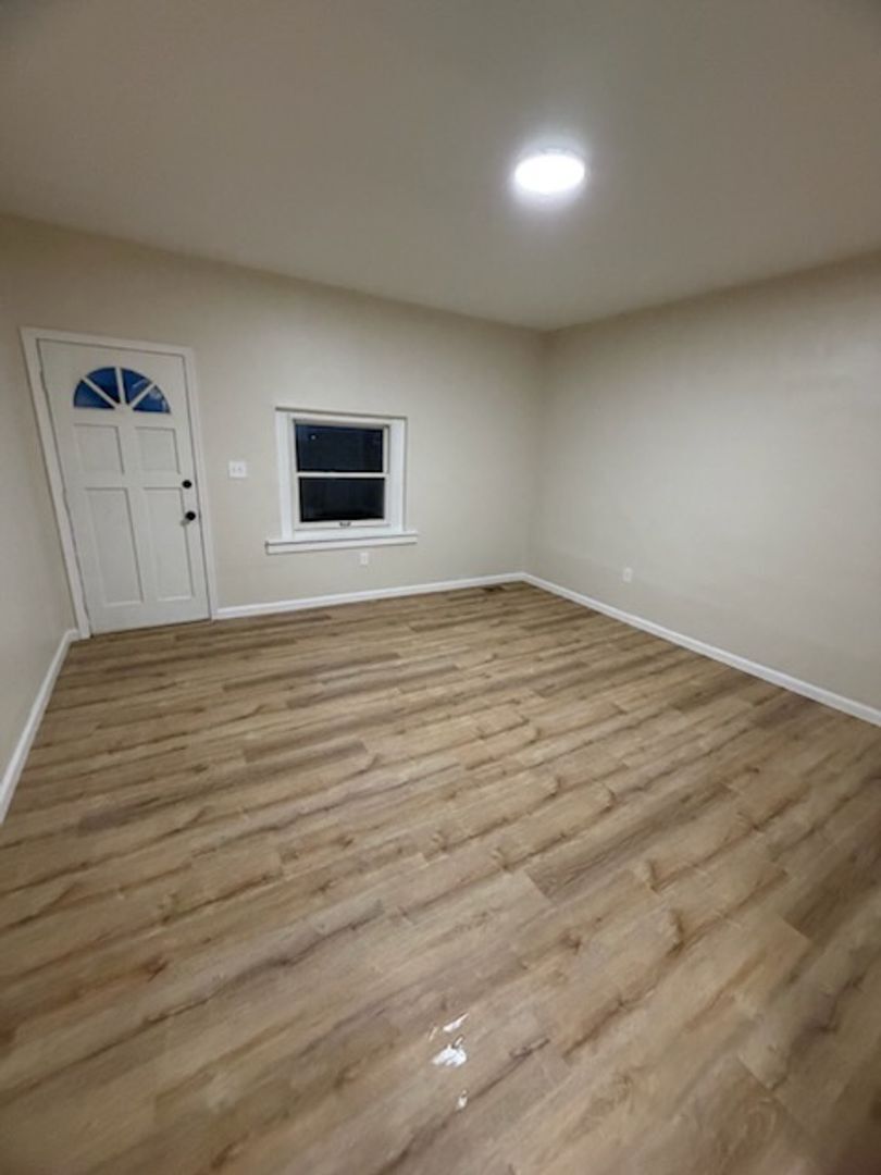 Building Photo - 76 Cortina Way