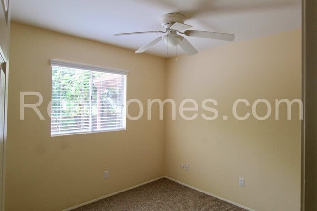 Building Photo - 11093 Madrigal St