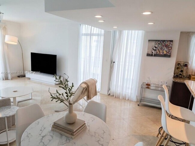 Building Photo - 7600 Collins Ave
