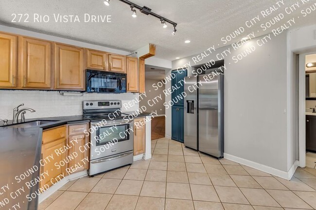 Building Photo - 272 Rio Vista Dr