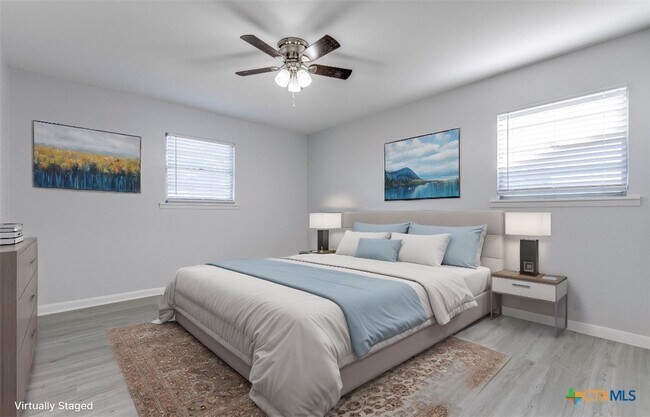 Building Photo - 743 E 13th Ave