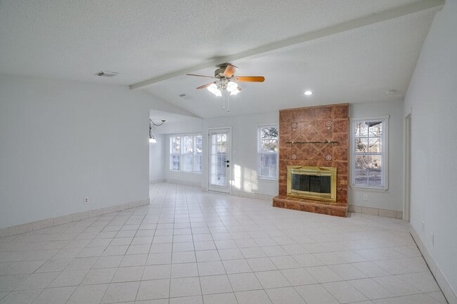 Building Photo - 5722 Shreveport Dr