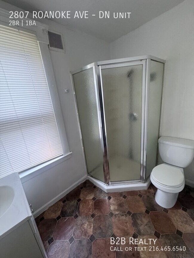 Building Photo - 2807 Roanoke Ave