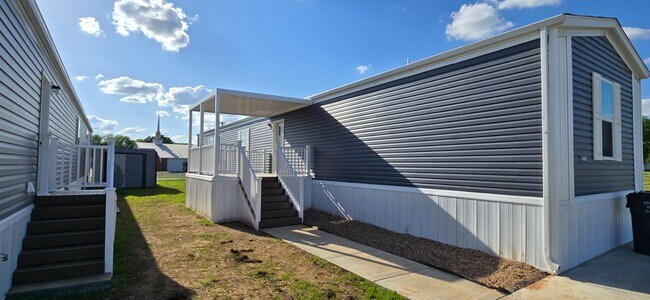 Building Photo - 605 Gallop Ct