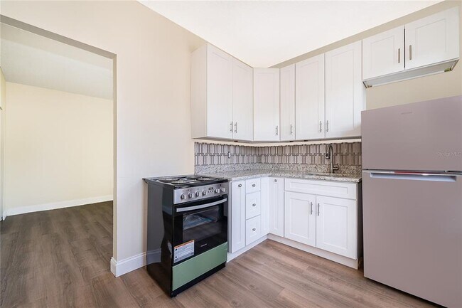 Building Photo - 601 Delaney Park Dr