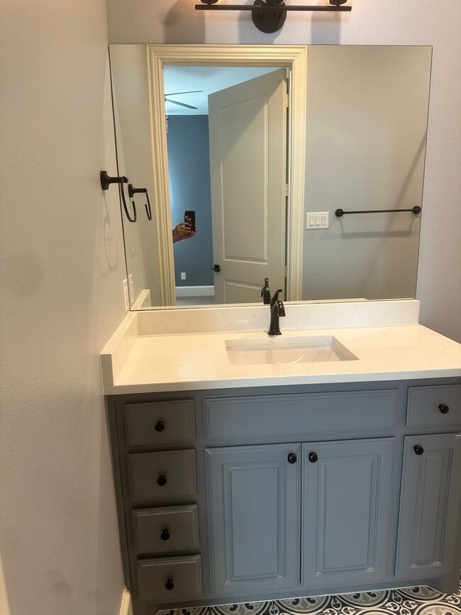 Building Photo - open concept 4bd - rent to own