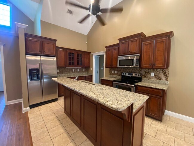 Building Photo - 4301 Kenilworth Cir