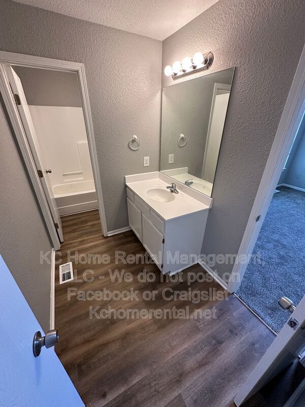 Building Photo - 503 SW 4 St