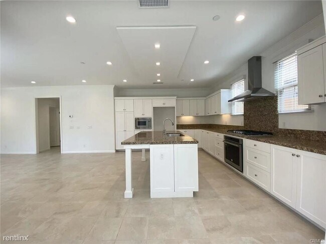 Building Photo - 3 br, 2.5 bath House - 129 Sklar St # 34