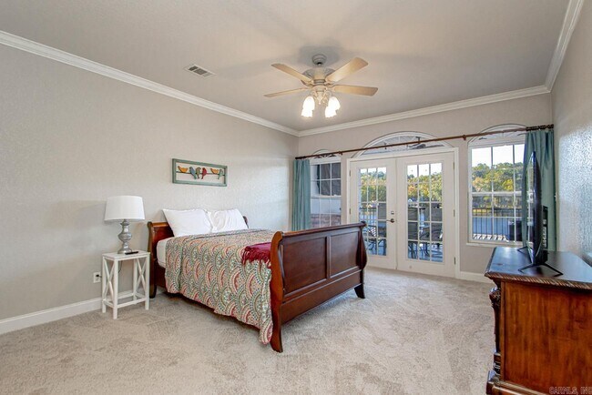 Building Photo - 451 Lakeland Dr