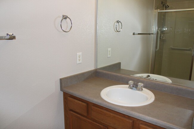 Building Photo - Charming Modern Condo in Prime Greeley Loc...