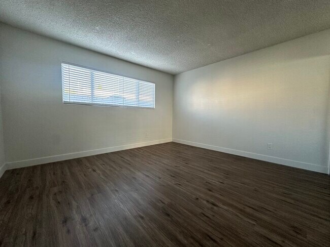 Building Photo - 21 Thornton Ave