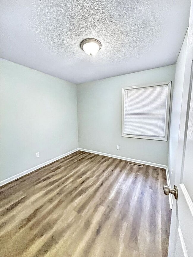 Building Photo - 275 Efird St