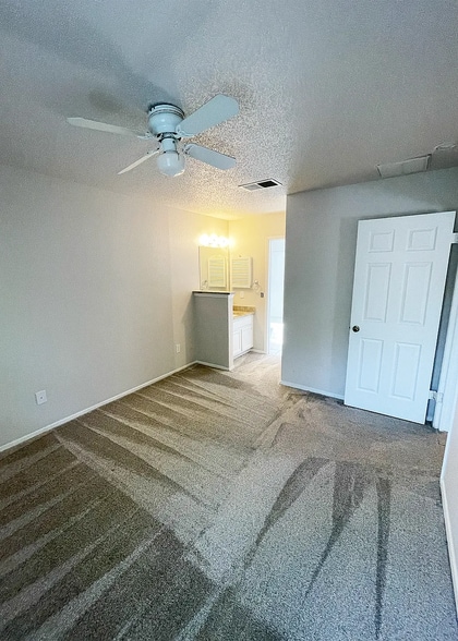 Building Photo - 12318 Dellrey Dr