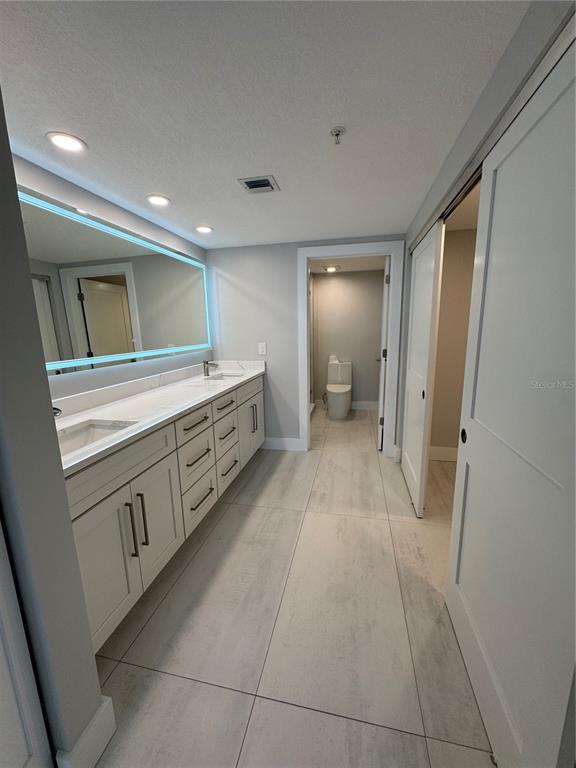 Building Photo - 2020 Harbourside Dr