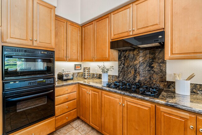 Building Photo - 701 Indian Ridge Dr