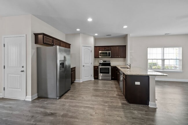 Building Photo - 147 Ainsdale Dr