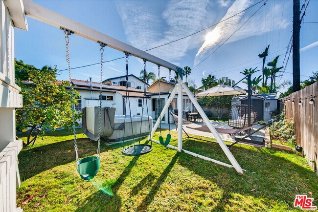 Building Photo - 6257 Bluebell Ave