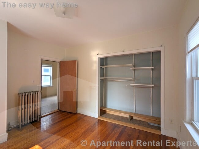 Building Photo - Davis Square 3BR - 8 Mins to T - Dishwasher