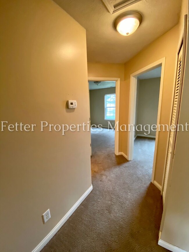 Building Photo - 3 Bedroom East Side Home!